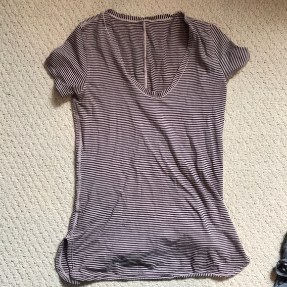 Lululemon T shirt - Picture 1 of 4